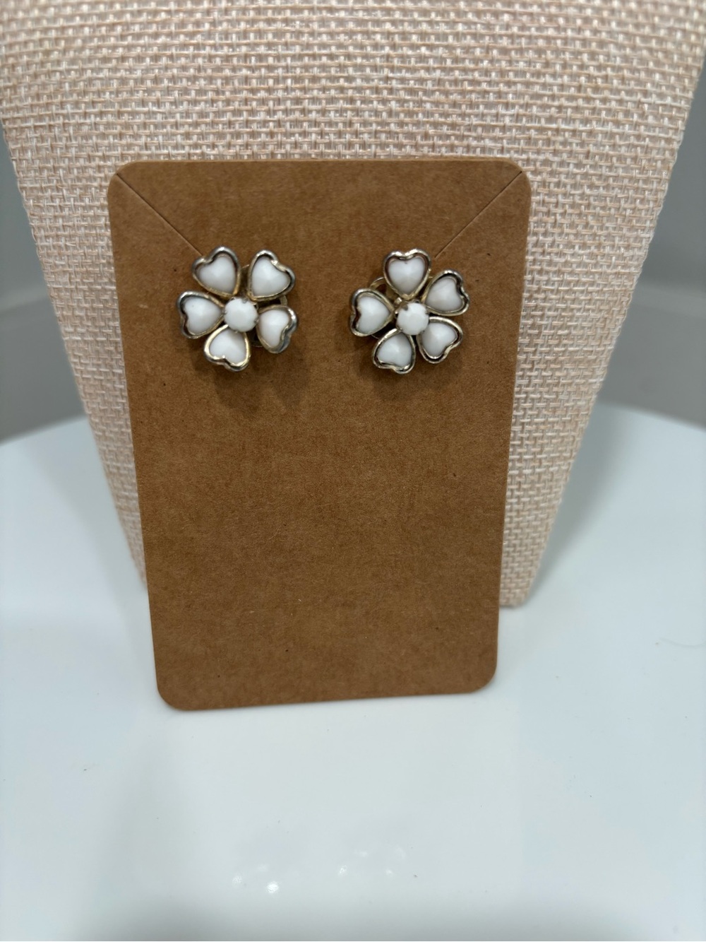 Gold-Trim White Flower Stud Earrings for Women